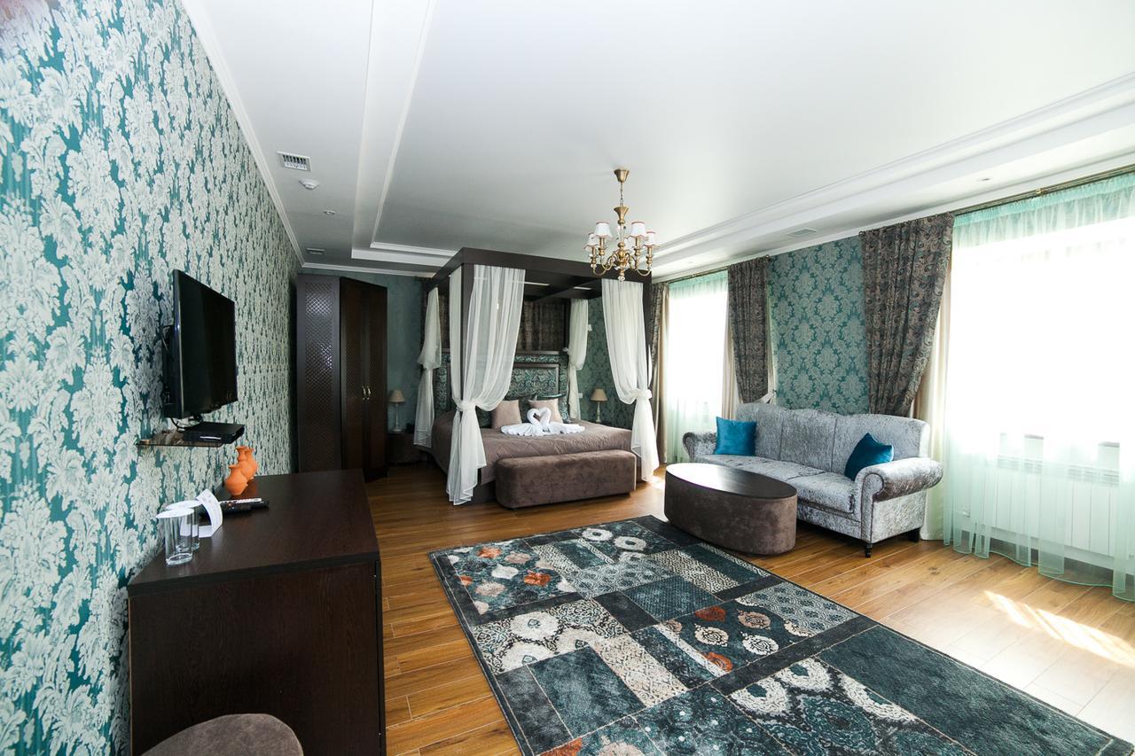 Park Hotel Karagandy Dış mekan fotoğraf