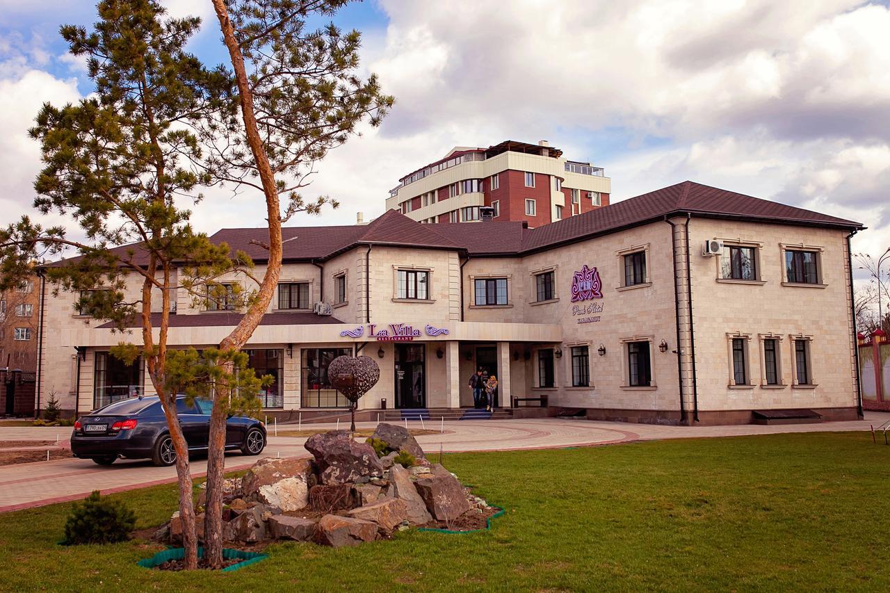 Park Hotel Karagandy Dış mekan fotoğraf