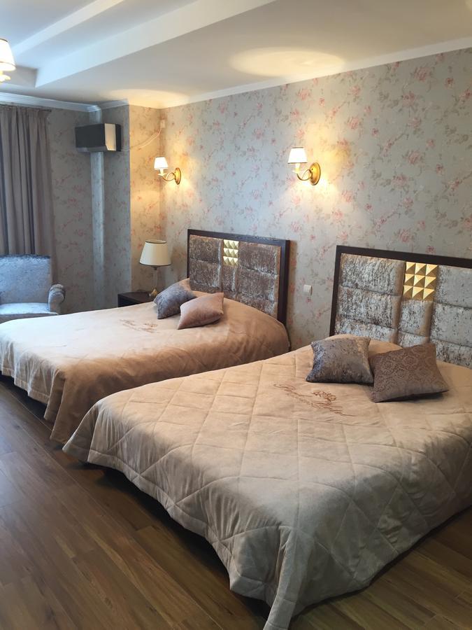 Park Hotel Karagandy Dış mekan fotoğraf