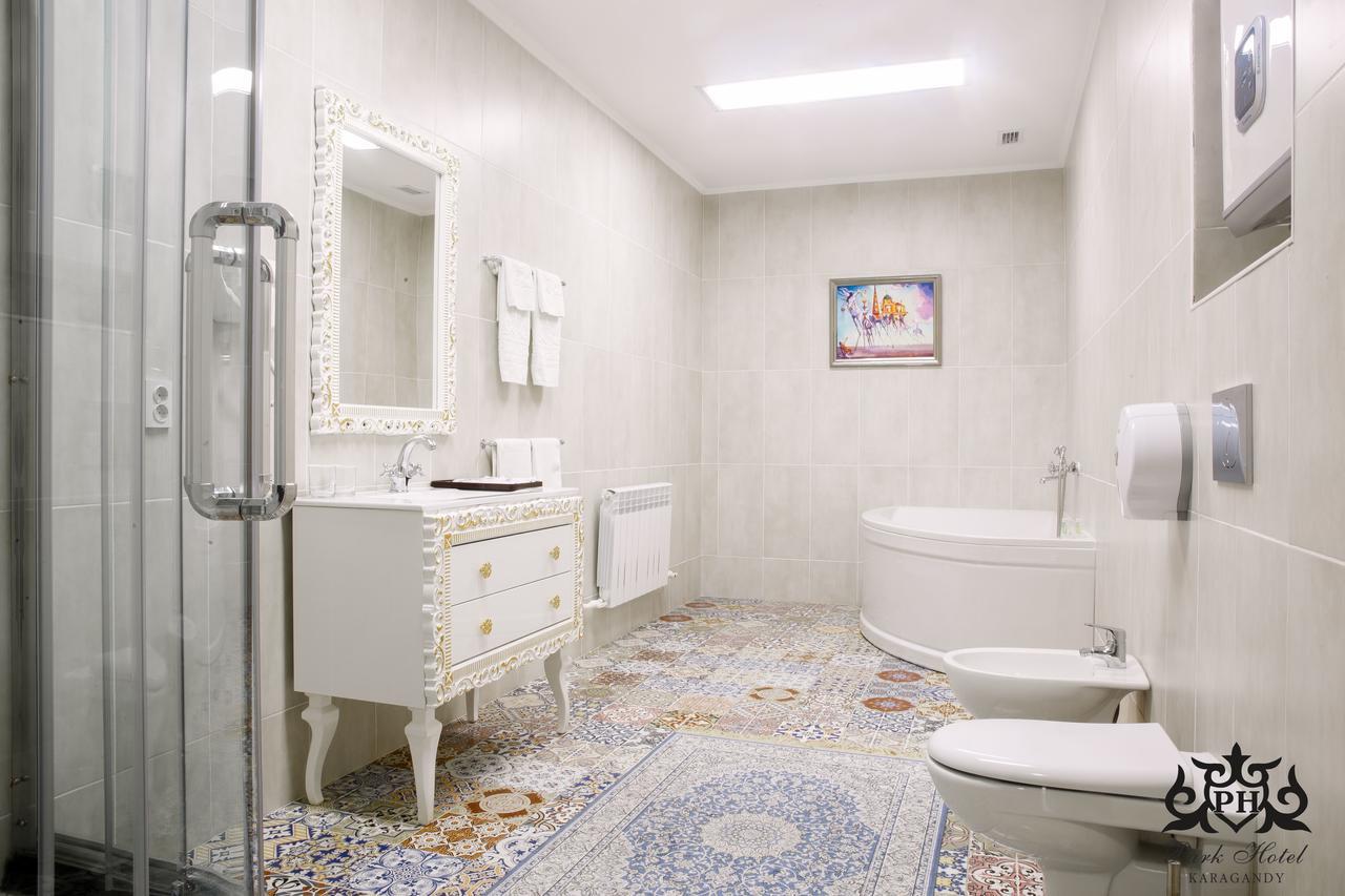 Park Hotel Karagandy Dış mekan fotoğraf